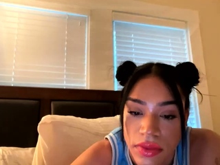 Tranny amateur solo big tits masturbates in high def